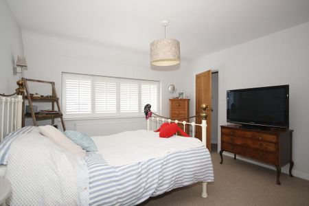 5 bedroom detached house to rent - Photo 3