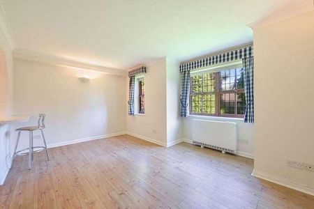 Lovelace Gardens, Stirling Court, KT6 - Photo 4