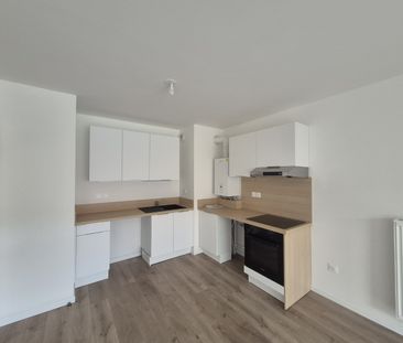 Location Appartement 2 pièces 45m² ARMENTIERES 59280 - Photo 4