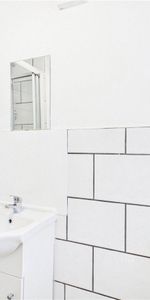 Room 2, Flat 1 - Photo 4