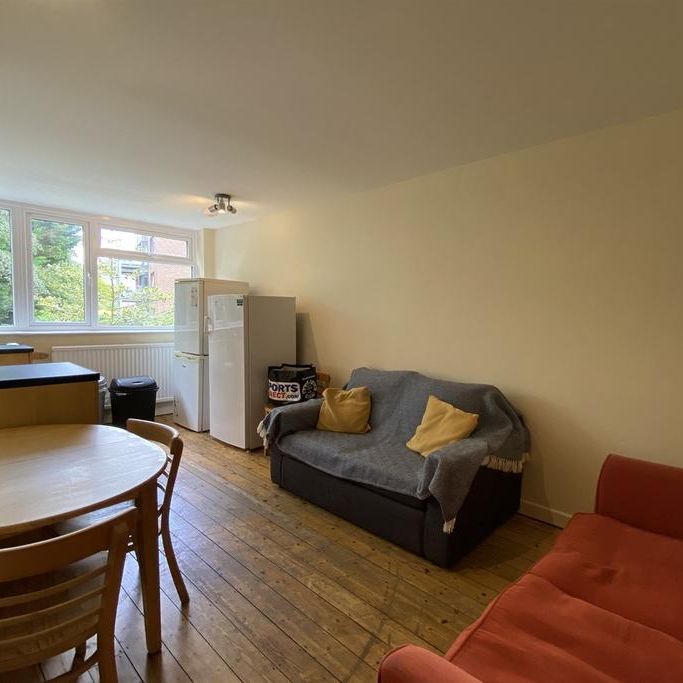 6 bedroom detached house to rent - Photo 1