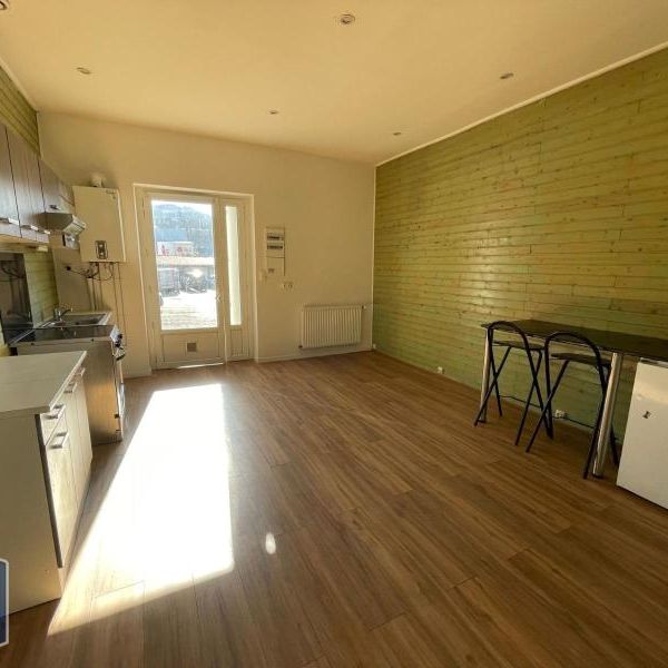 Location Appartement 4 pièces 121m² LE CHAMBON FEUGEROLLES 42500 - Photo 1