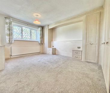 4 bedroom detached house to rent - Photo 4