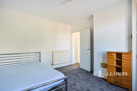 3 bedroom house to rent Wroxham Road, BH12 - Photo 5