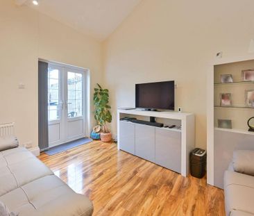 2 bedroom semi-detached house to rent - Photo 6