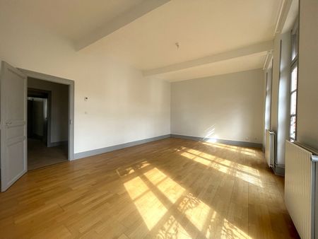 Location Appartement 4 pièces 153m² - Photo 4