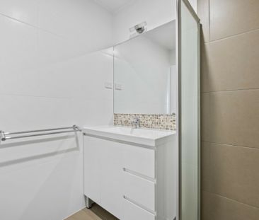 Stylish 1-Bedroom Townhouse Apartment � Rare Opportunity In Prime H... - Photo 2