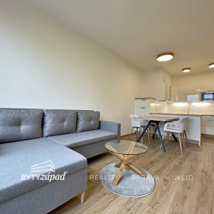 Pronájem bytu 2+kk 61 m² - Photo 1