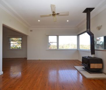 Spacious 4 Bedrooms Brick House - Photo 1