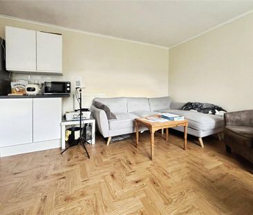 3 bedroom maisonette to rent - Photo 3