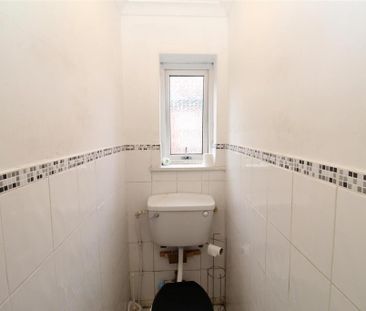 4 bedroom private hall to rent - Photo 1