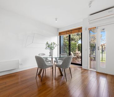 Beach Life, Latte Lifestyle & Street front Living - Photo 2