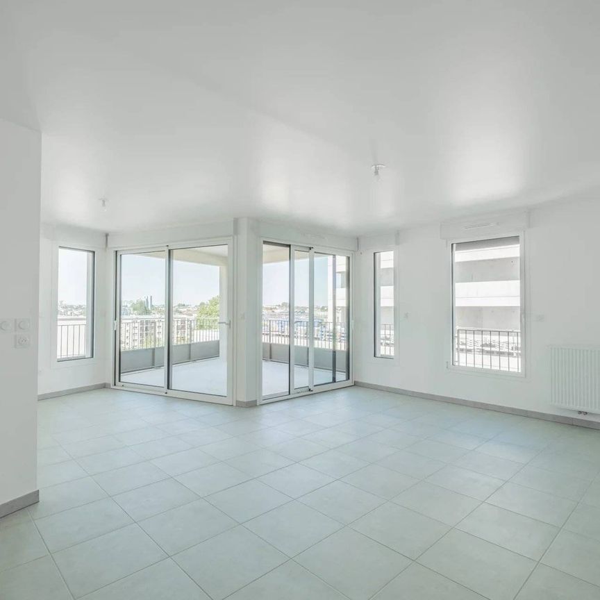 Rental Apartment Bordeaux Saint-Jean - Photo 1