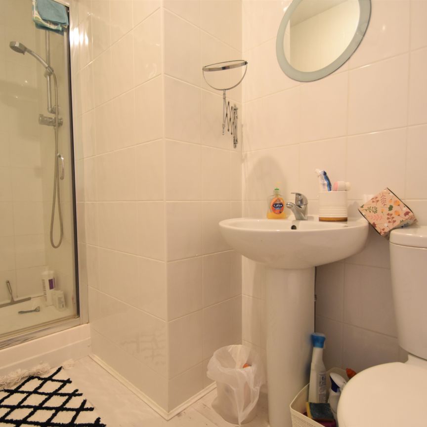 4 bedroom terraced house to rent - Photo 1