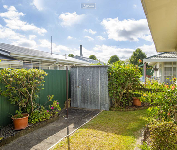 Great location - bright and sunny - Photo 1