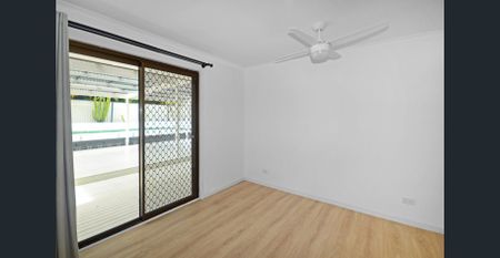 A PRIVATE ENTERTAINER'S OASIS READY FOR SUMMER LIVING - Photo 3