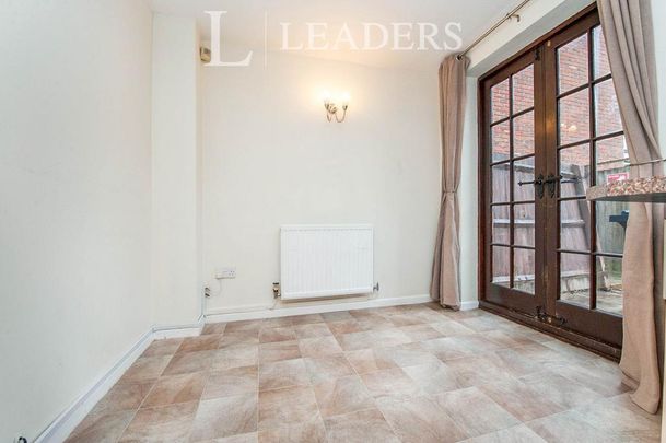 2 bedroom house to rent - Photo 1