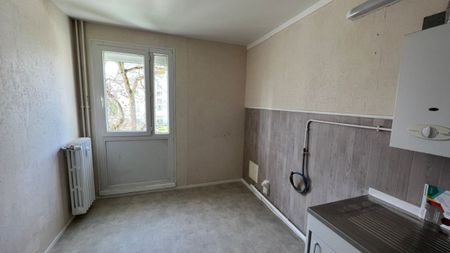 Location appartement T4 83.00m² à Reims (51100) Loyer CC * : 508.04 € Réf : ER.04536 - Photo 5