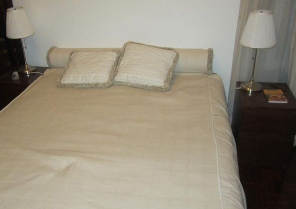 Alugo quarto em Alges