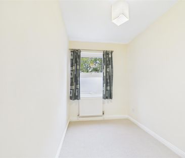 A 2 Bedroom Flat in Eldorado Road, Cheltenham - Photo 6