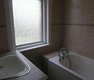 Bedroom Detached House In Winton, BH9 - Photo 1