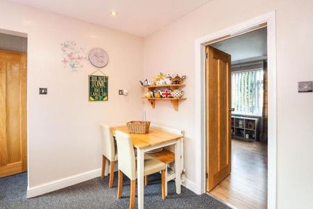 3 bedroom terraced house to rent - Photo 3