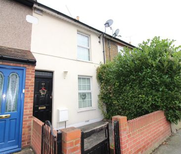 2 bedroom terraced house to rent - Photo 4