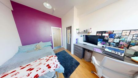 Silver Ensuite - Photo 2