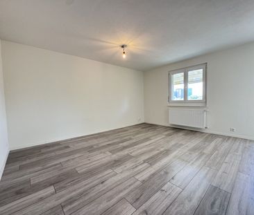 LIVING COMFORTABLY IN BÜLACH - Photo 4