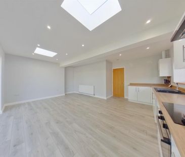 3 bedroom semi-detached bungalow to rent - Photo 2