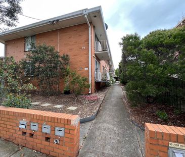 8/6 Edward Street, Essendon VIC 3040 - Photo 3