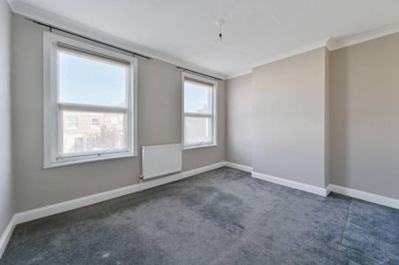 2 bedroom maisonette to rent - Photo 2