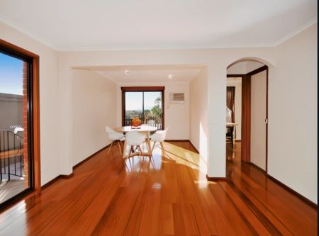 5 Bed, 3 Bath - Photo 5