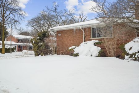 For Lease - 201 Fenn Avenue, Toronto, Ontario - Photo 3