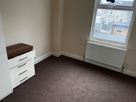 Room in a Shared House, Lansdowne Road, IG3 - Photo 4