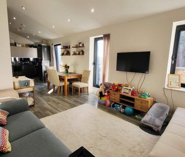 Wellington Road - Photo 2