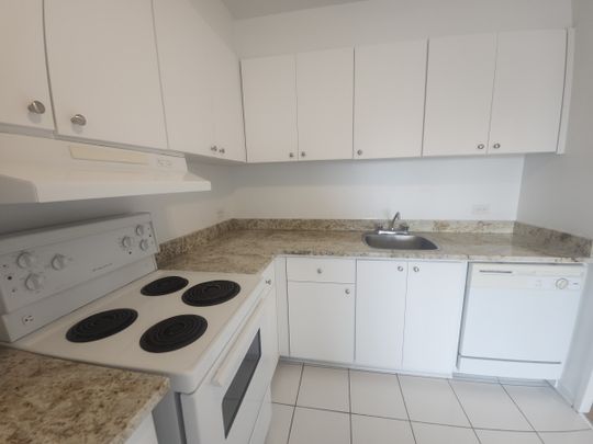 2300 Rue Saint Mathieu, #1608 - Photo 1