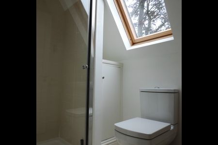3 Bed Detached House, Woodfield Road, BS6 - Photo 2