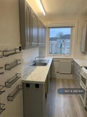 3 bedroom flat to rent - Photo 1