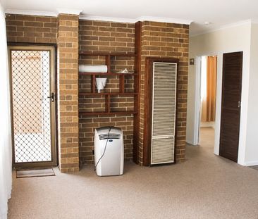 1 Bedroom Flat - Convenient Location & Comfortable Living - Photo 5