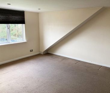 2 bedroom ground floor flat to rent - Photo 2