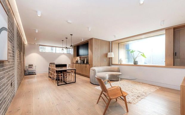 Weymouth Mews, Marylebone - Photo 1