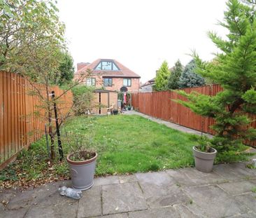 Room in a Shared House, Melrose Avenue, NW2 - Photo 2
