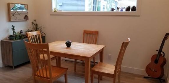 10 month rental - furnished 3 bedroom house in Fernwood - Photo 2