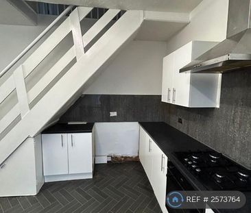 2 bedroom terraced house to rent - Photo 2