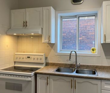 For Lease - 359 Barton Street Unit# Second floor, Hamilton, Ontario - Photo 3