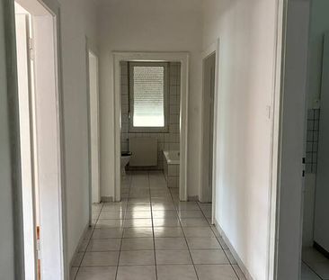À louer : Appartement 3 pièces en rez-de-chaussée avec cave et jard... - Photo 1