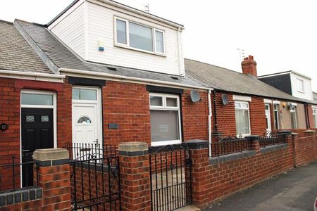 3 bedroom terraced house to rent - Photo 3