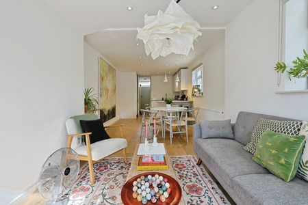 2 Bed End Terrace, Parsons Green Lane, SW6 - Photo 2