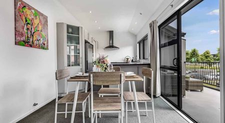 Home with a View - and So Central. - Photo 5